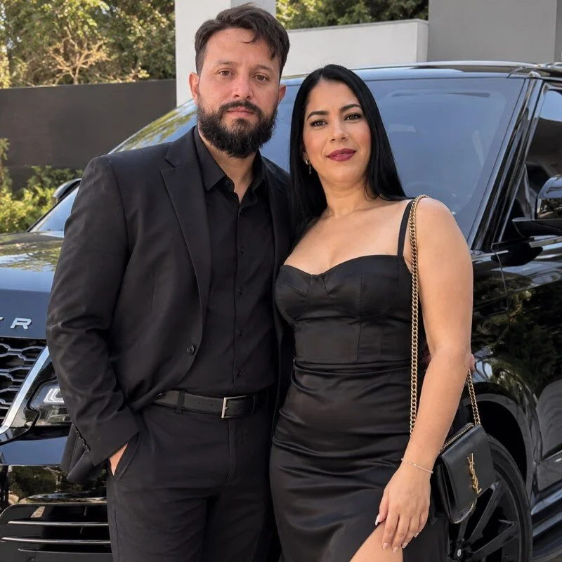 Couple_Gold69