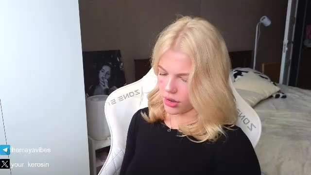 maya_blonde18 recorded show